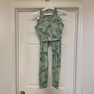 NWT BuffBunny Green Citrus Set (Top / Leggings)
